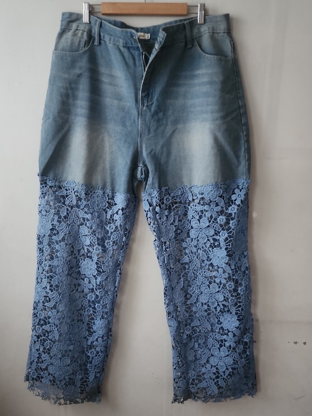 Women’s Blue Denim Wide-Leg Jeans with Lace Panels - Picture 3 of 13